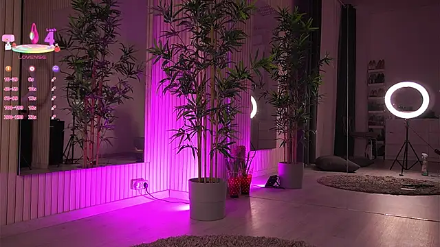 Snapshot of VanessaSimon chatting on 03-02-25, 09:31 VanessaSimon online show from 03-02-25, 09:31