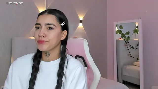 miagomezweb1 online show from 03-14-25, 01:35