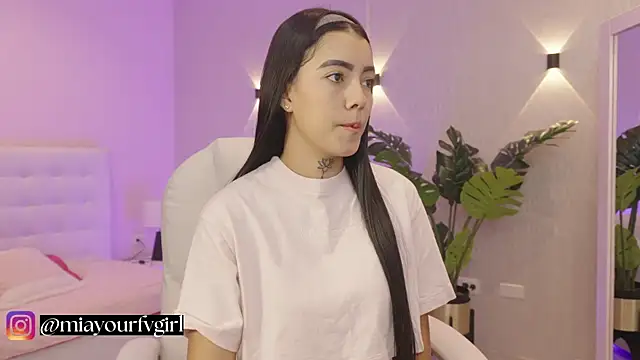 miagomezweb1 online show from 09-30-25, 01:05