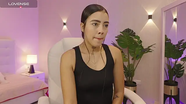 miagomezweb1 online show from 10-11-25, 01:31