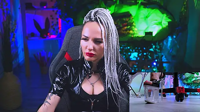 MonicaMaxwel online show from 03-05-25, 12:11