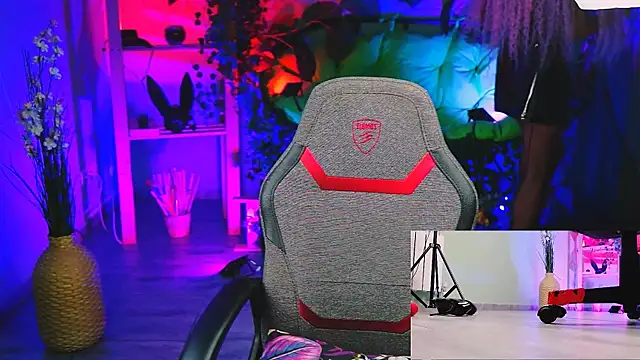 MonicaMaxwel online show from 03-20-25, 06:09