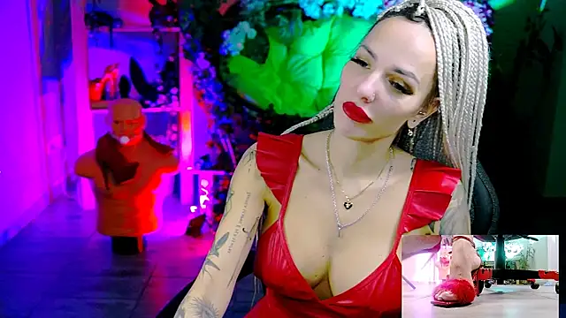 MonicaMaxwel online show from 12-17-25, 11:16