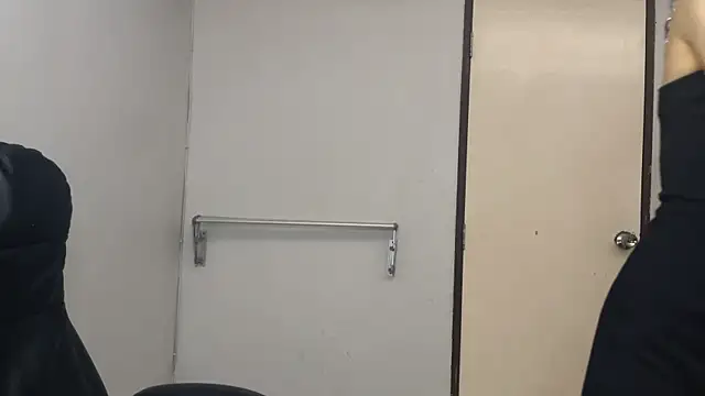 SassyJessi online show from 11-18-25, 04:06