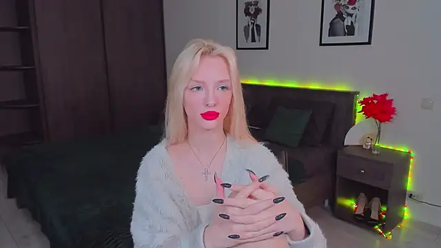 Snapshot of AleksaBlonde chatting on 01-18-25, 11:21 AleksaBlonde online show from 01-18-25, 11:21