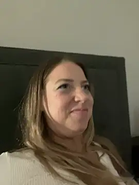 molly witha chance online show from 02-16-25, 03:37