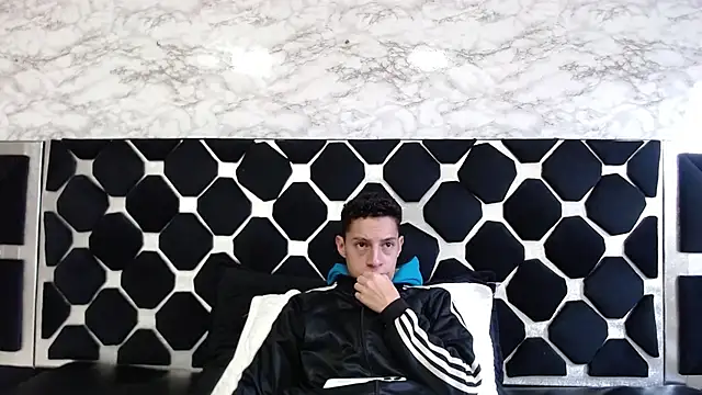 Snapshot of thiago19s chatting on 03-07-25, 07:38 thiago19s online show from 03-07-25, 07:38