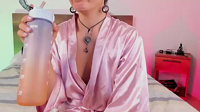 YenniferCurly online show from 01-30-25, 12:27