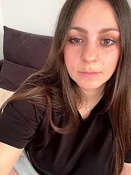 Loella-Rose online show from 12-14-25, 12:10