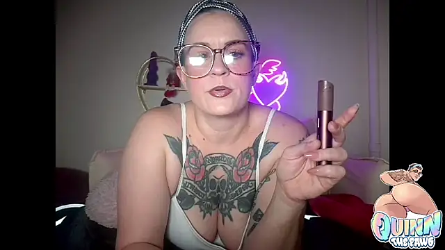 quinnmariexo online show from 12-20-25, 10:28