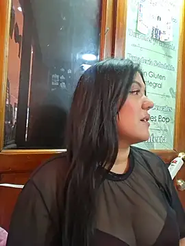 Snapshot of Sophie-hatter chatting on 06-19-26, 01:37 Sophie-hatter online show from 06-19-26, 01:37