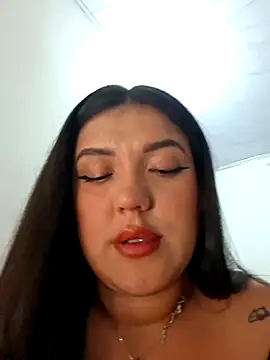 Snapshot of Sophie-hatter chatting on 07-23-26, 03:04 Sophie-hatter online show from 07-23-26, 03:04