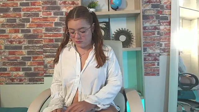 maddy066 online show from 11-19-25, 01:27