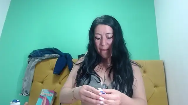 agathacorlincm101 online show from 01-22-25, 02:15