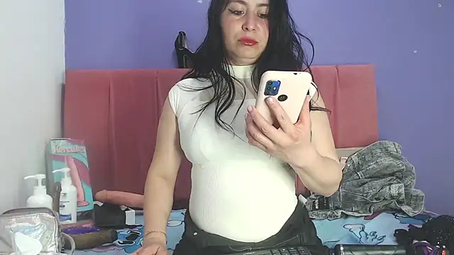 agathacorlincm101 online show from 02-26-25, 12:05