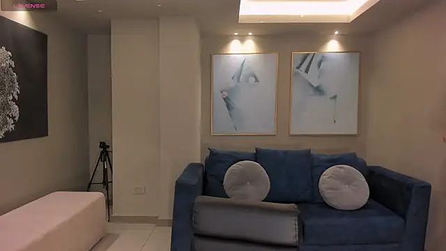 MollySundersX online show from 11-21-25, 08:40