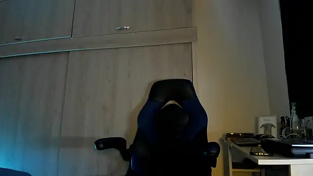 male pussy online show from 09-10-25, 09:53