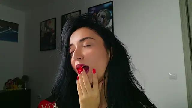 Snapshot of KatherineRyder chatting on 09-28-25, 05:18 KatherineRyder online show from 09-28-25, 05:18