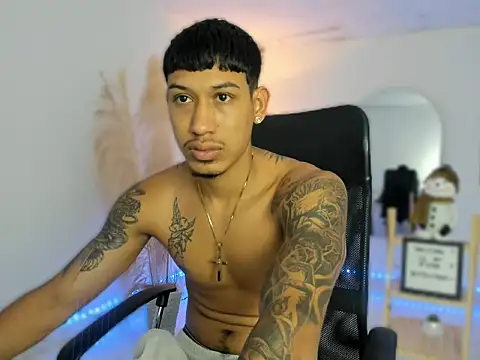 Snapshot of slim_master12 chatting on 12-03-25, 11:25 slim master12 online show from 12-03-25, 11:25