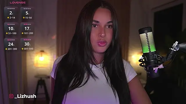 Snapshot of Lizhush_ chatting on 01-05-25, 05:20 Lizhush  online show from 01-05-25, 05:20