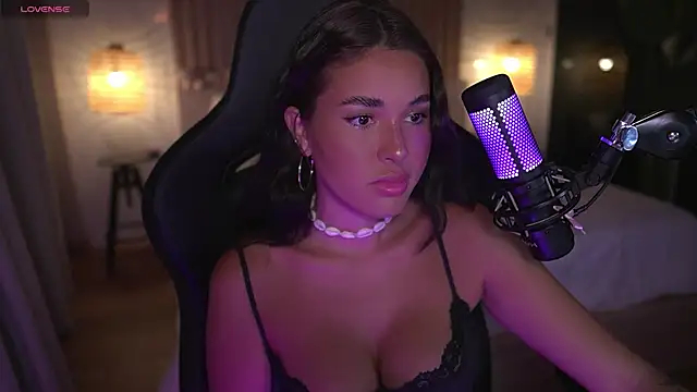 Snapshot of Lizhush_ chatting on 01-08-25, 05:37 Lizhush  online show from 01-08-25, 05:37