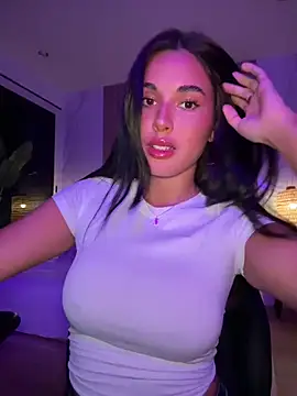 Snapshot of Lizhush_ chatting on 02-16-25, 04:42 Lizhush  online show from 02-16-25, 04:42