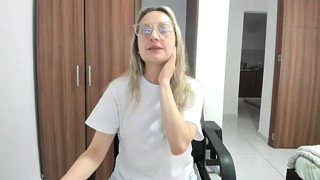 Adele johnsonn1 online show from 09-10-25, 04:29