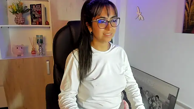 Isabellaa22 1 online show from 02-19-25, 03:06