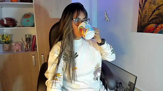 Isabellaa22 1 online show from 09-18-25, 11:51