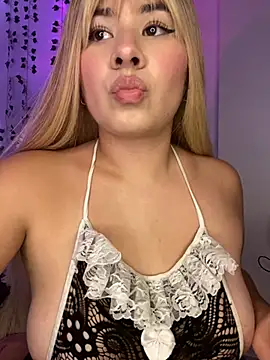 Snapshot of Grecia_21 chatting on 12-18-24, 07:19 Grecia 21 online show from 12-18-24, 07:19