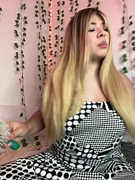 Snapshot of Grecia_21 chatting on 02-14-25, 08:37 Grecia 21 online show from 02-14-25, 08:37