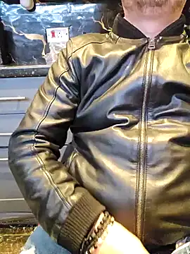 mysticfalls37 online show from 10-28-25, 03:47