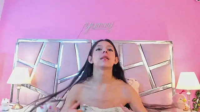 Snapshot of Bonniepark chatting on 03-20-25, 12:11 Bonniepark online show from 03-20-25, 12:11