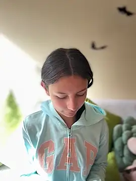 Bonniepark online show from 10-30-25, 01:23