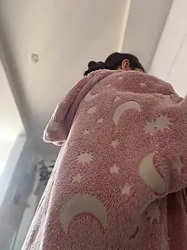 Bonniepark online show from 11-30-25, 01:04