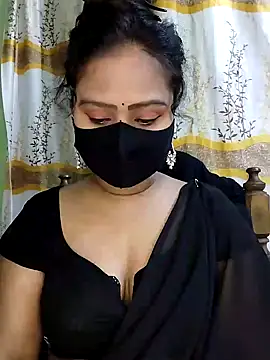 Snapshot of Idhika_Paul chatting on 02-08-25, 04:04 Idhika Paul online show from 02-08-25, 04:04