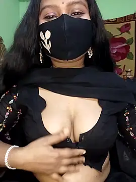 Snapshot of Idhika_Paul chatting on 03-09-25, 11:56 Idhika Paul online show from 03-09-25, 11:56