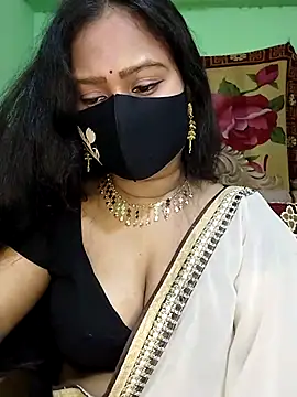 Snapshot of Idhika_Paul chatting on 03-11-25, 05:16 Idhika Paul online show from 03-11-25, 05:16