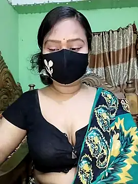 Snapshot of Idhika_Paul chatting on 03-12-25, 05:38 Idhika Paul online show from 03-12-25, 05:38