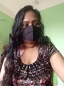 Snapshot of Idhika_Paul chatting on 03-19-25, 10:00 Idhika Paul online show from 03-19-25, 10:00