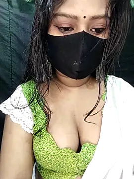 Idhika Paul online show from 11-18-25, 03:45