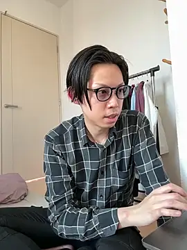 Snapshot of -mirai- chatting on 03-21-25, 07:22 -mirai- online show from 03-21-25, 07:22