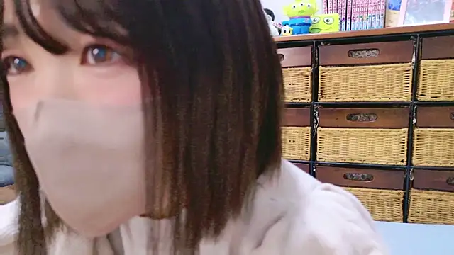 Snapshot of Minami_San chatting on 01-02-25, 06:01 Minami San online show from 01-02-25, 06:01