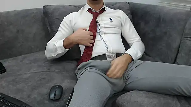 Naughtb0y online show from 11-25-25, 11:05