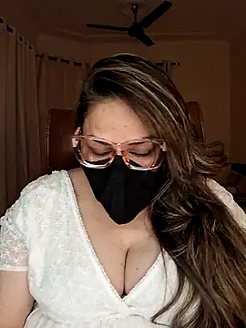 Snapshot of SEXY-Sardarni chatting on 02-15-25, 03:17 SEXY-Sardarni online show from 02-15-25, 03:17