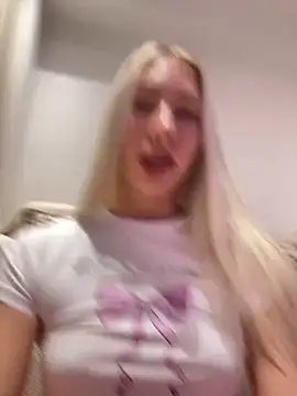 LuisaBecker online show from 12-12-24, 05:48