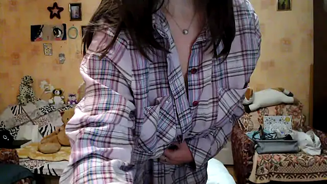 Snapshot of INELIKA chatting on 12-12-24, 07:04 INELIKA online show from 12-12-24, 07:04