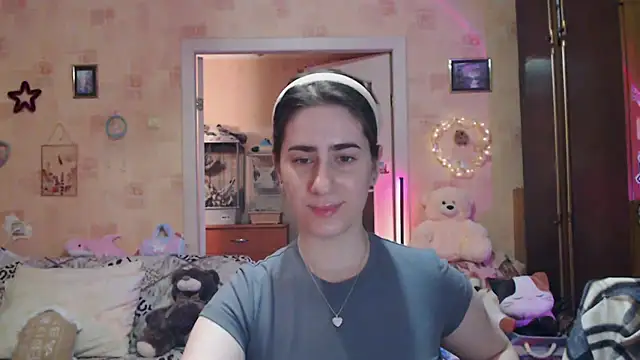 Snapshot of INELIKA chatting on 09-10-25, 09:48 INELIKA online show from 09-10-25, 09:48