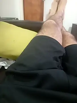 Snapshot of ale5858 chatting on 10-21-25, 12:33 ale5858 online show from 10-21-25, 12:33