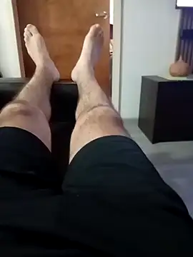 Snapshot of ale5858 chatting on 10-24-25, 01:46 ale5858 online show from 10-24-25, 01:46